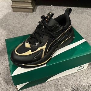 PUMA RS-Curve Glow Wn’s